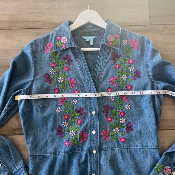 DRAPER JAMES | NWOT Cecilia Embroidered Denim Shirtdress 🌸 - Picture 8 of 10